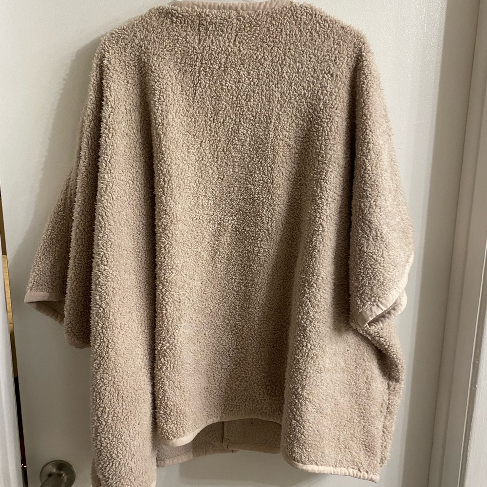 American Eagle tan shawl one size - Picture 5 of 5